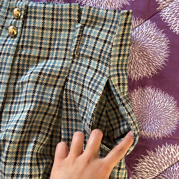 Barely worn like NEW Pinko MADE IN ITALY plaid design shorts in size 40 - Picture 5 of 9